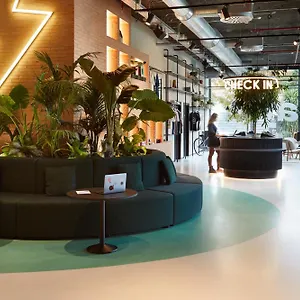 https://the-social-hub-barcelona-poble-nou.catalonia-hotels.com